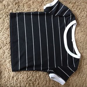 Black striped cropped Tee